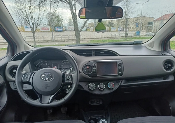 Toyota Yaris cena 56000 przebieg: 48874, rok produkcji 2019 z Legnica małe 16